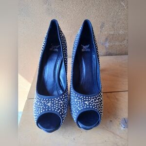 🌺🌼 - Stylish Black Peep-Toe Heels by Sergio Rossi